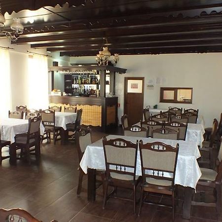 Pensiune Restaurant La Pogace ซาพึนซา ภายนอก รูปภาพ